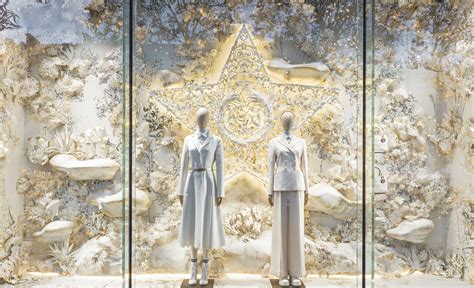 2021 dior christmas|Dior boutique 2021.